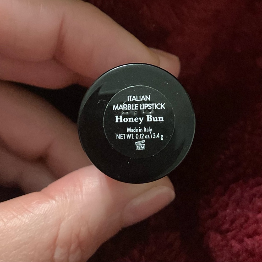 Laura Geller Italian Marble Lipstick in Honey Bun - Picture 6 of 6